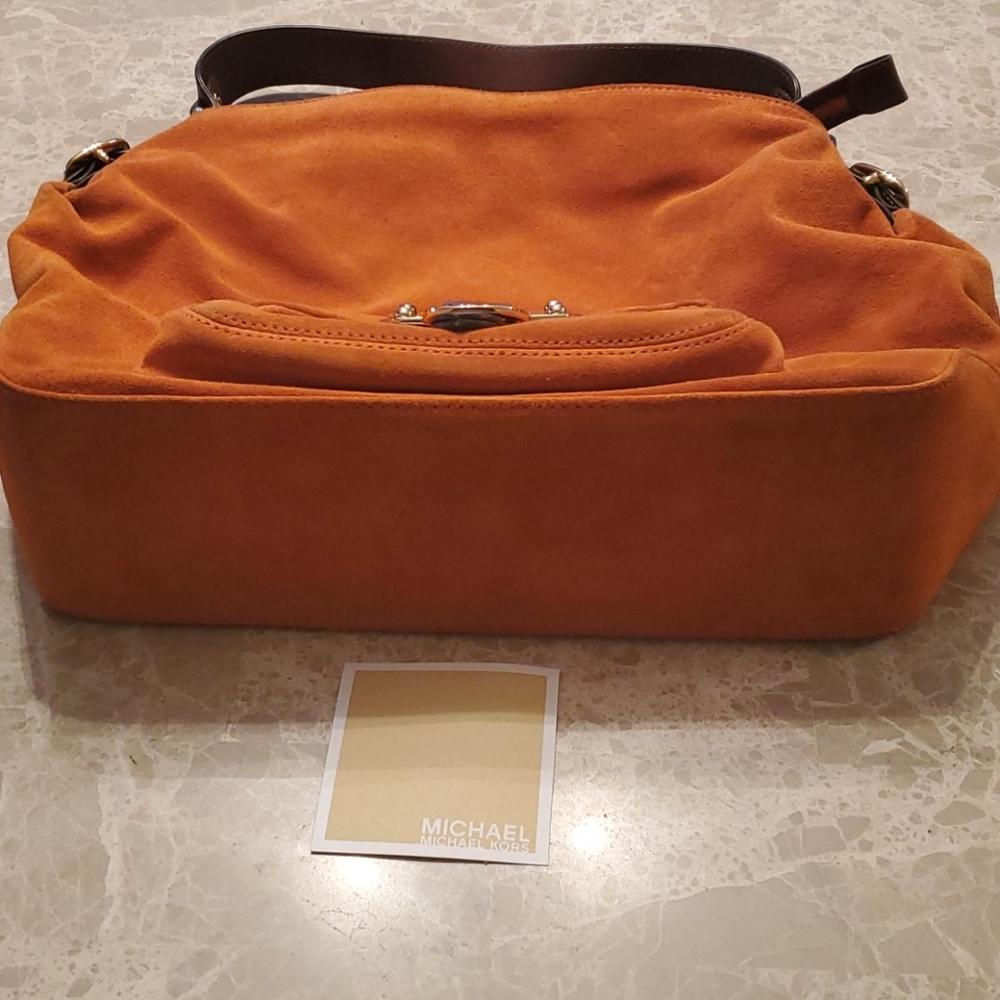 Michael Kors Suede purse - Picture 5 of 5